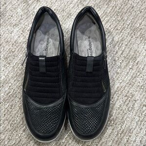 Walking Cradles Black Leather Slip-On Shoes for Women with side zipper size 9.5